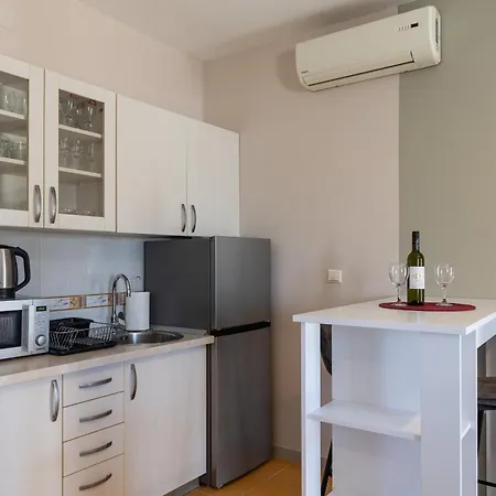 Harriet Apartament *